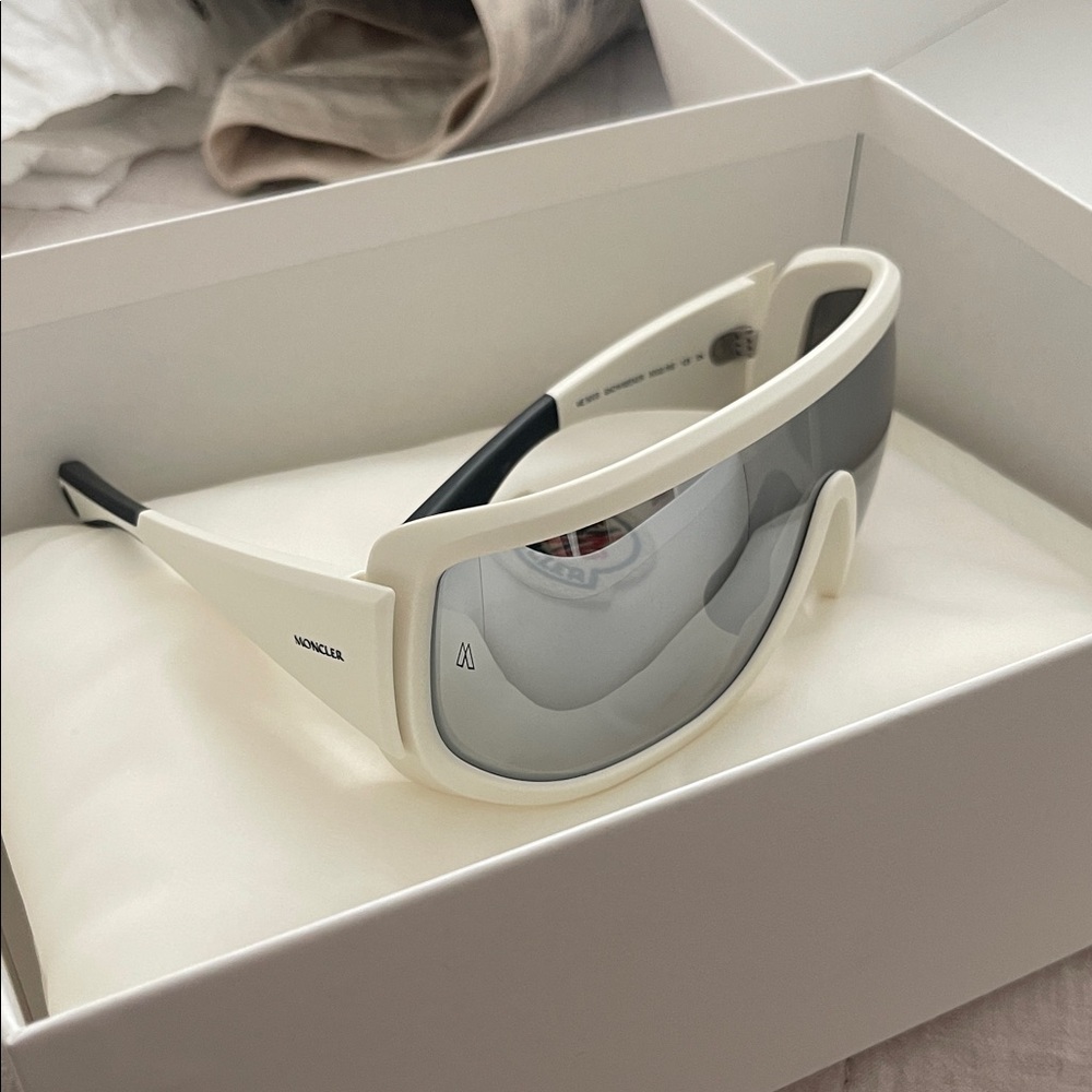 Moncler Cream and Black Sunglasses ME8003